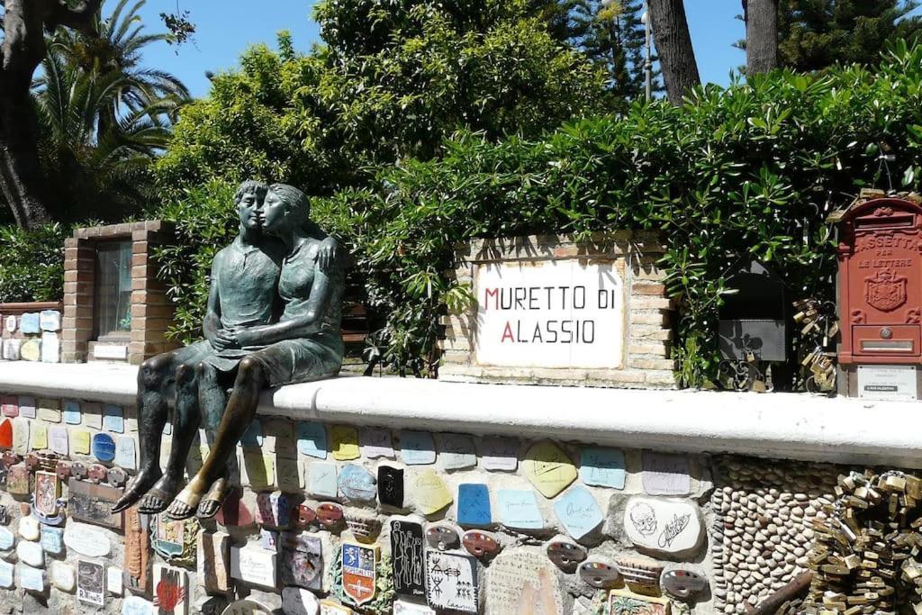 L'oasi Di Angelo A Pochi Passi Dal Mare, Solo Per Famiglie * Alassio